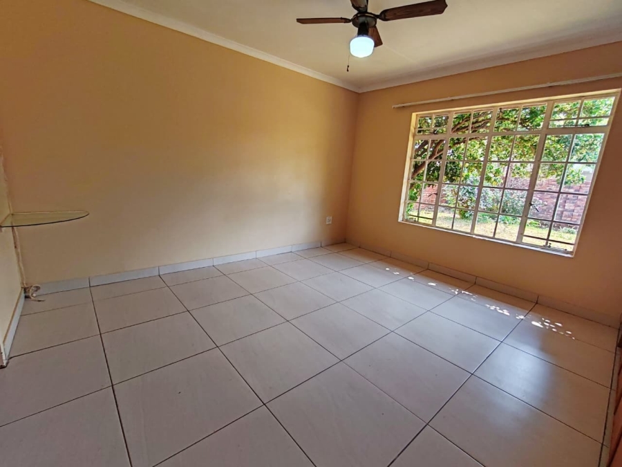 3 Bedroom Property for Sale in Kannoniers Park North West